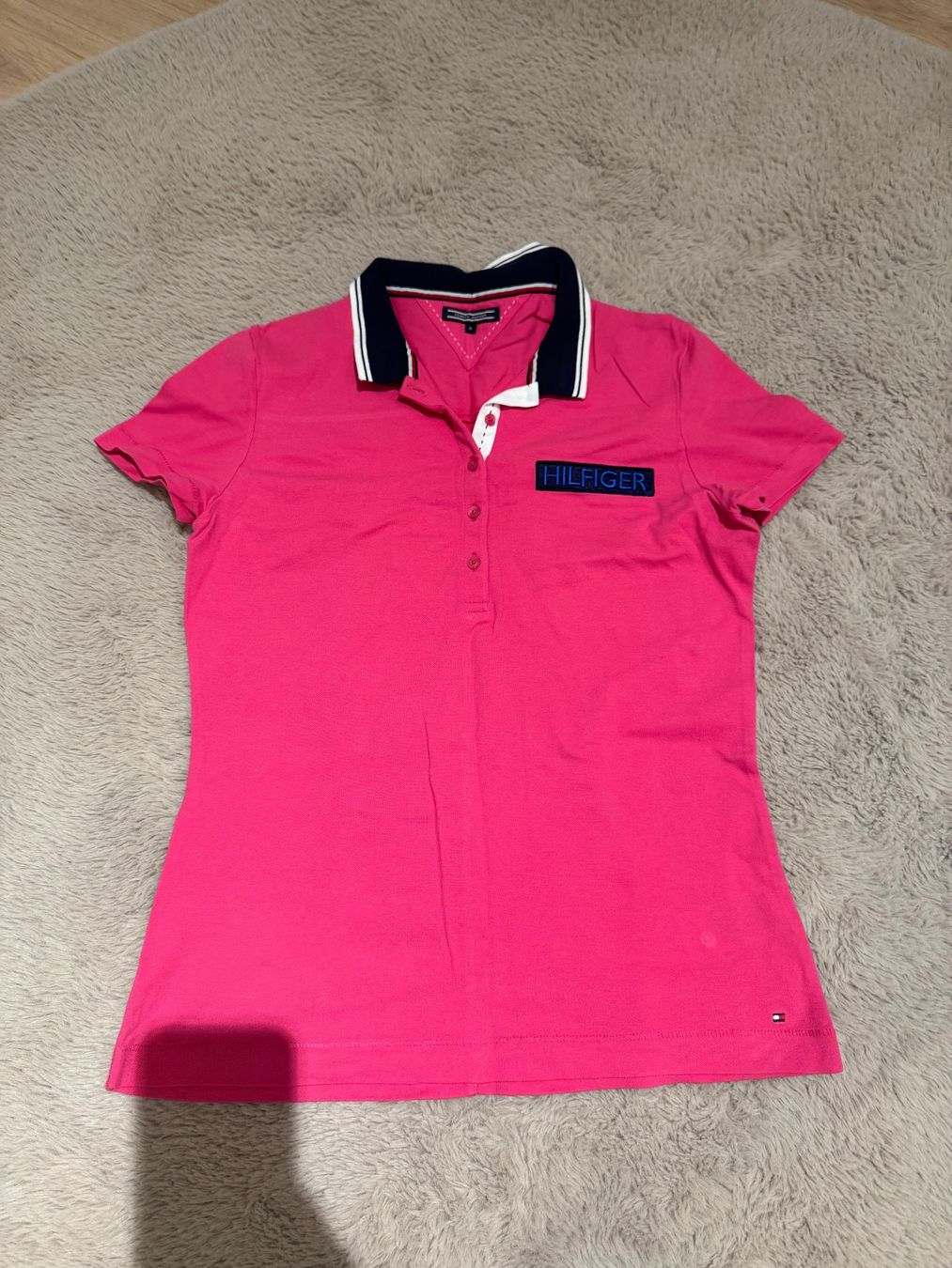 Tommy Hilfiger T-shirt: Tommy Hilfiger Tshirt – Nuovo (secondo la descrizione) da Rupperswil venduto da nes_qs52 1