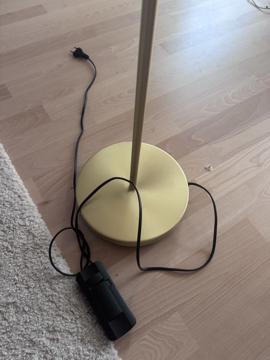 Micasa Lampade: Stehleuchte golden mit Schirm – Usato da St. Gallen venduto da syna_99 2