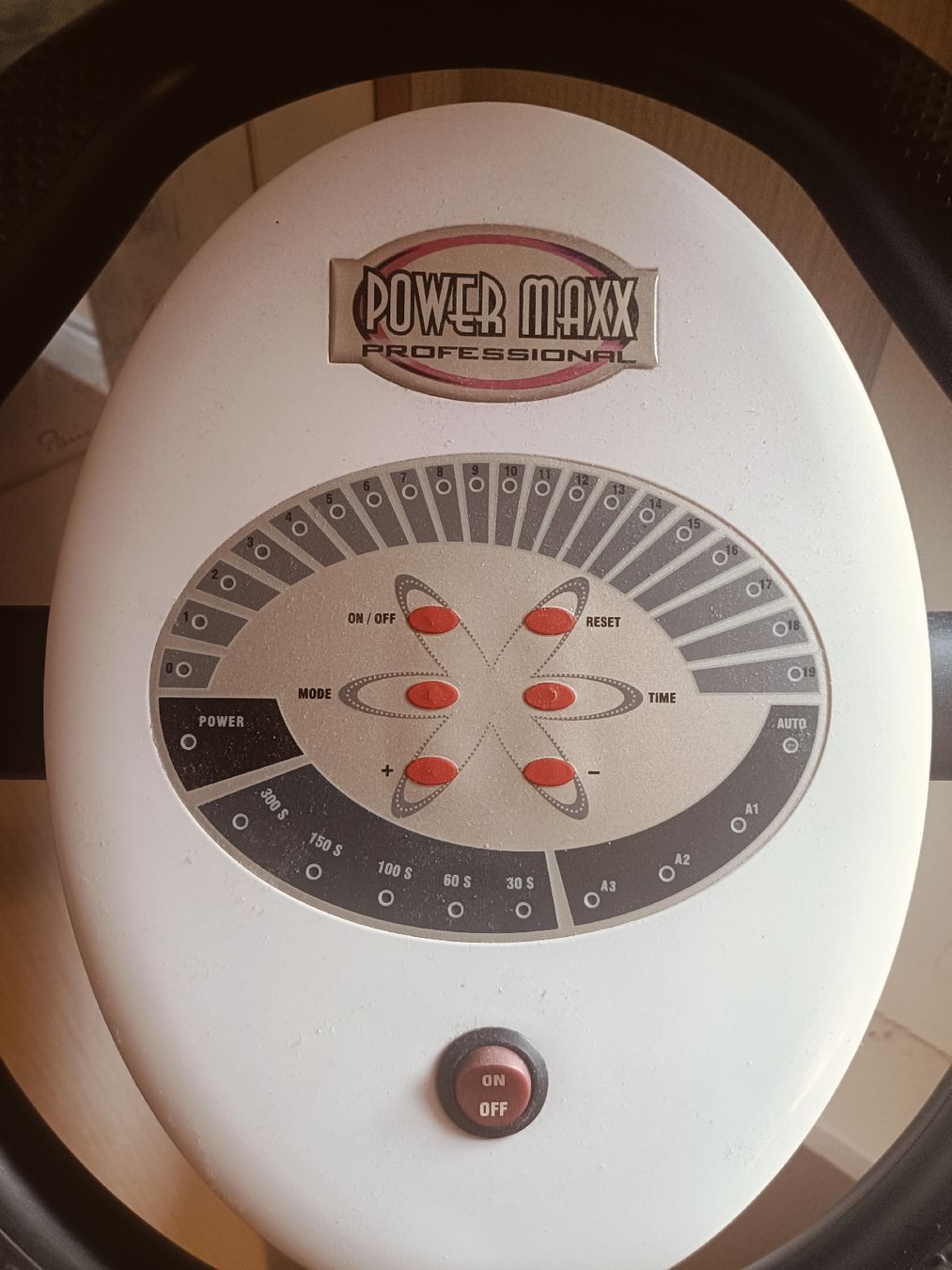Hometrainer: Power Maxx Profesional - Vibrationsplatte – Usato da Schliern b. Köniz venduto da SecondHandJosh 4