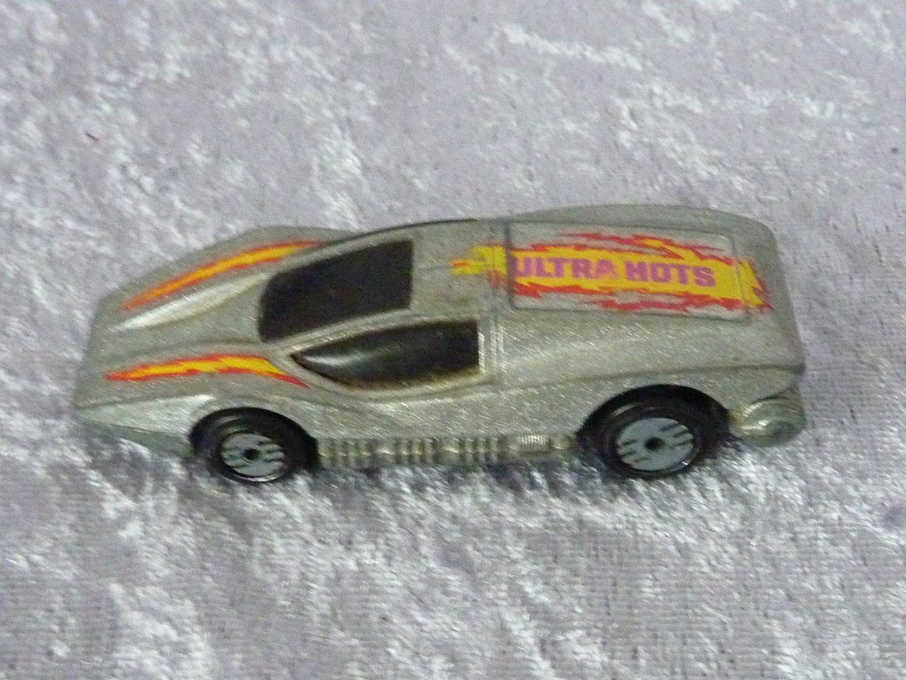 Hot Wheels Voitures modèles: Silver Bullet 1:64 – D'occasion à Dürrenäsch par Cobra1ch