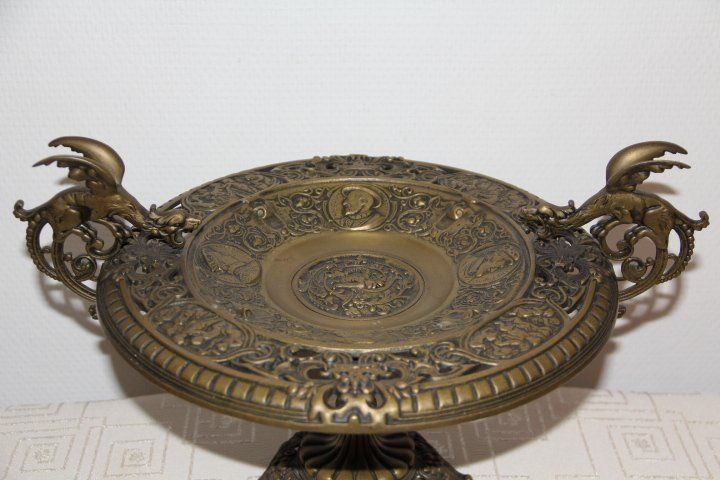 Vasi & Recipienti: grande coupe centre de table en bronze . – Usato da Praz (Vully) venduto da pikuluka1 2
