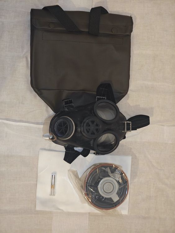 Gasmaske 83 ABC Schutzmaske 83 Schweizer Armee SM83 im Set (Neu (gemäss ...