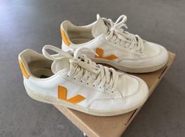 VEJA Turnschuhe Weiss/Gelb Leder Gr. 40 Sommerliche Sneaker.