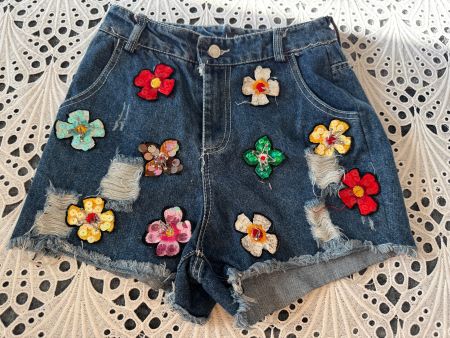Sommer Jeans Shorts mit Blumen Applikationen, Gr. S