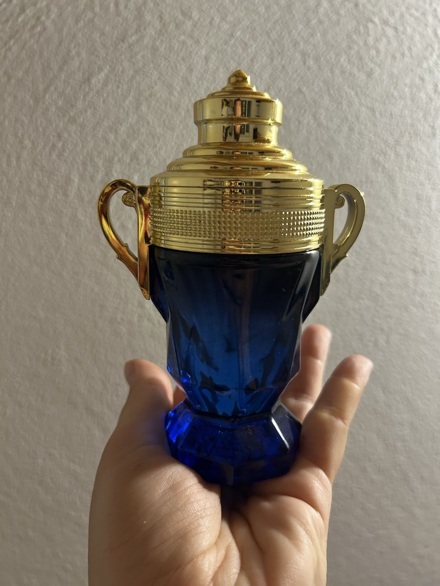 Parfums & Eau de Toilette: Profumo da uomo flacone trofeo blu e oro nuovo – Neuf (Voir description) à Bodio TI par mel_6pmm