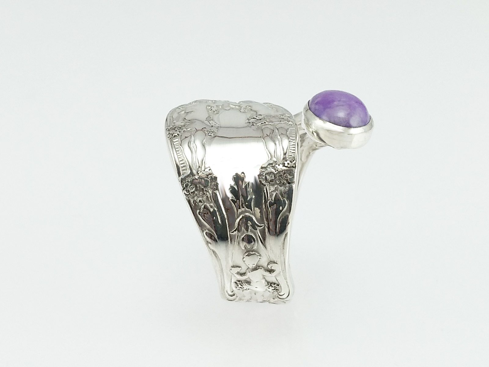 Anelli: Offener Silberring im Jugendstil mit ovalem Sugilith – Nuovo e nell'imballaggio originale da Meilen venduto da Byrd-bijoux 3