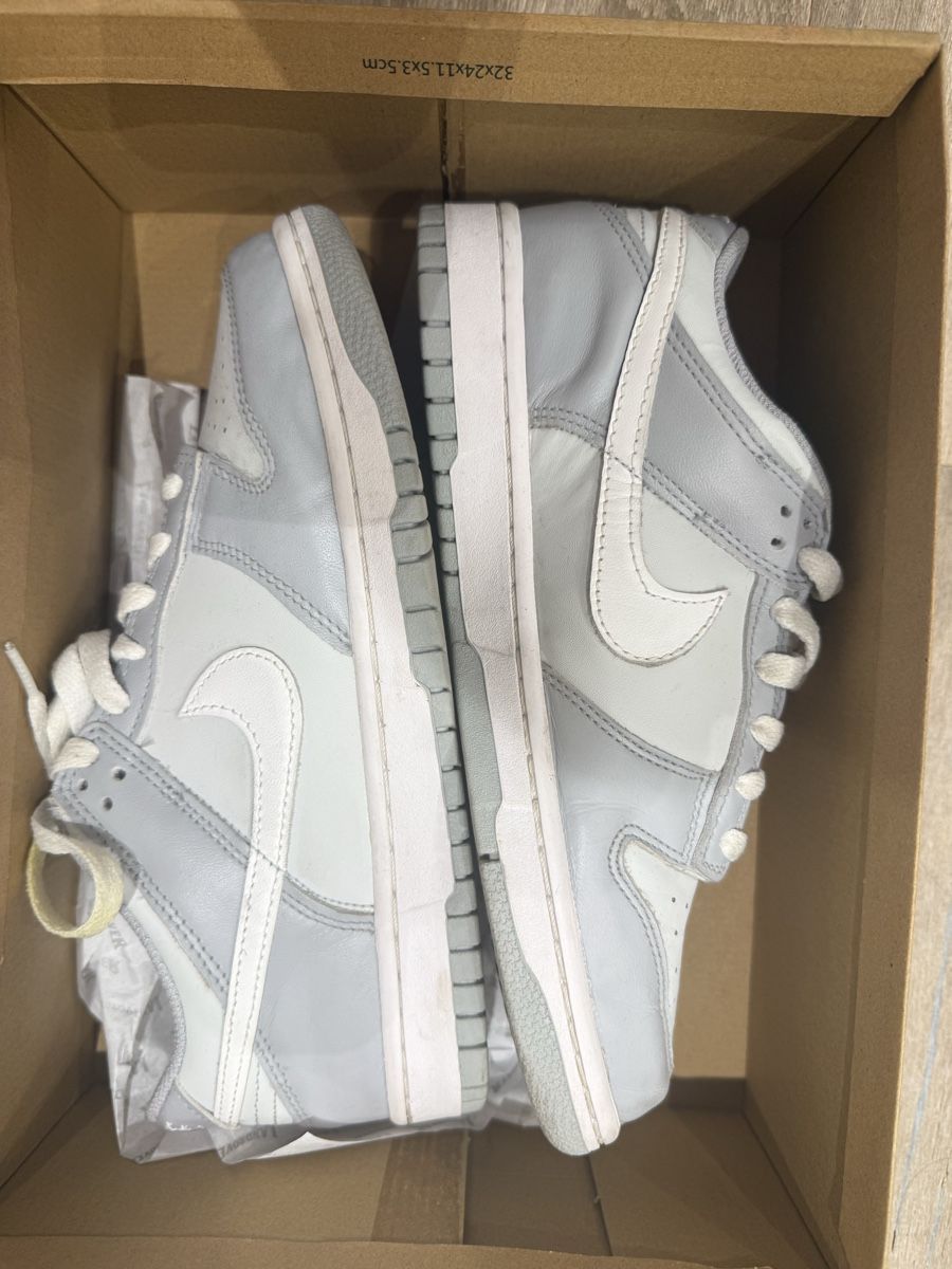 Nike Scarpe da donna: DUNK LOW taille 40 gris blanc – Nuovo (secondo la descrizione) da Versoix venduto da emm_g7q9