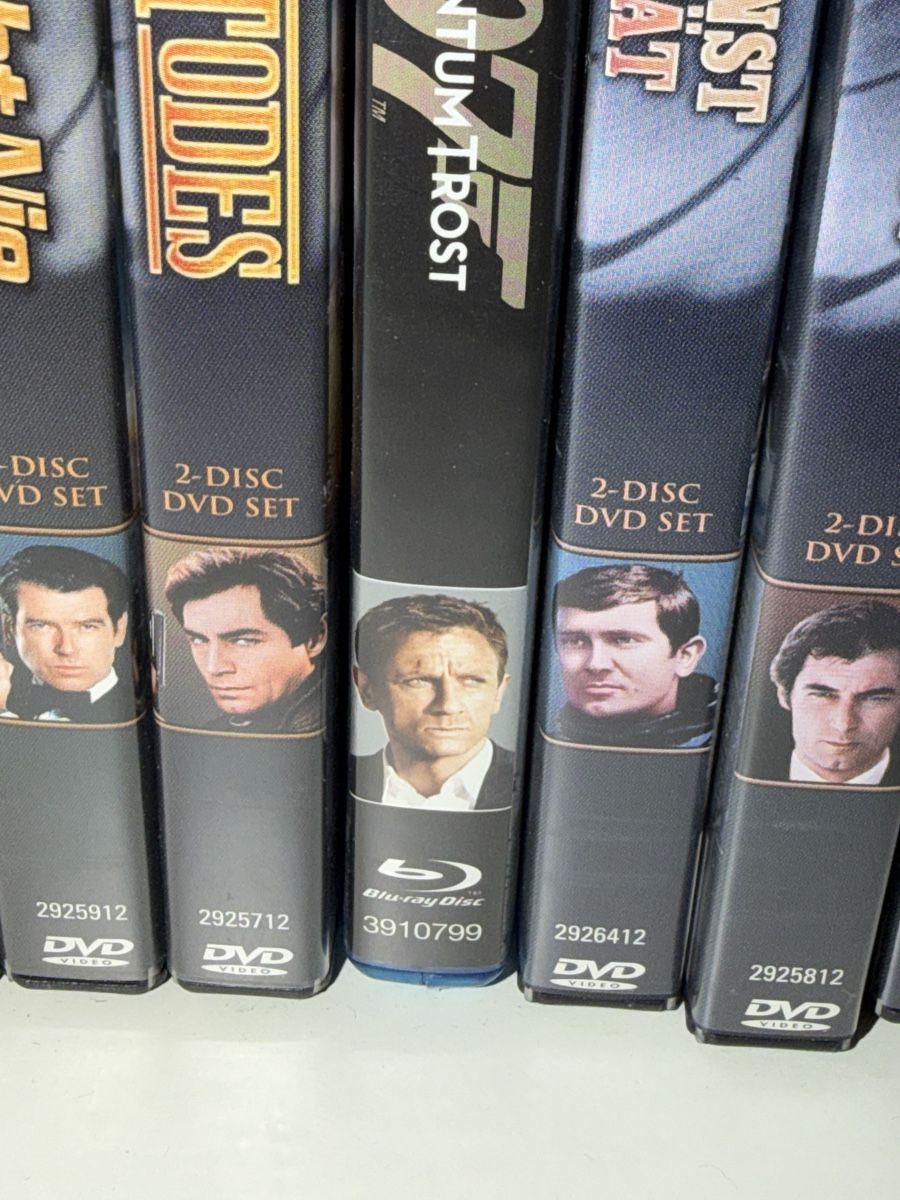 Tutti i DVDs: James Bond komplett 24 Folgen – Usato da Oftringen venduto da ste_mp2b 1