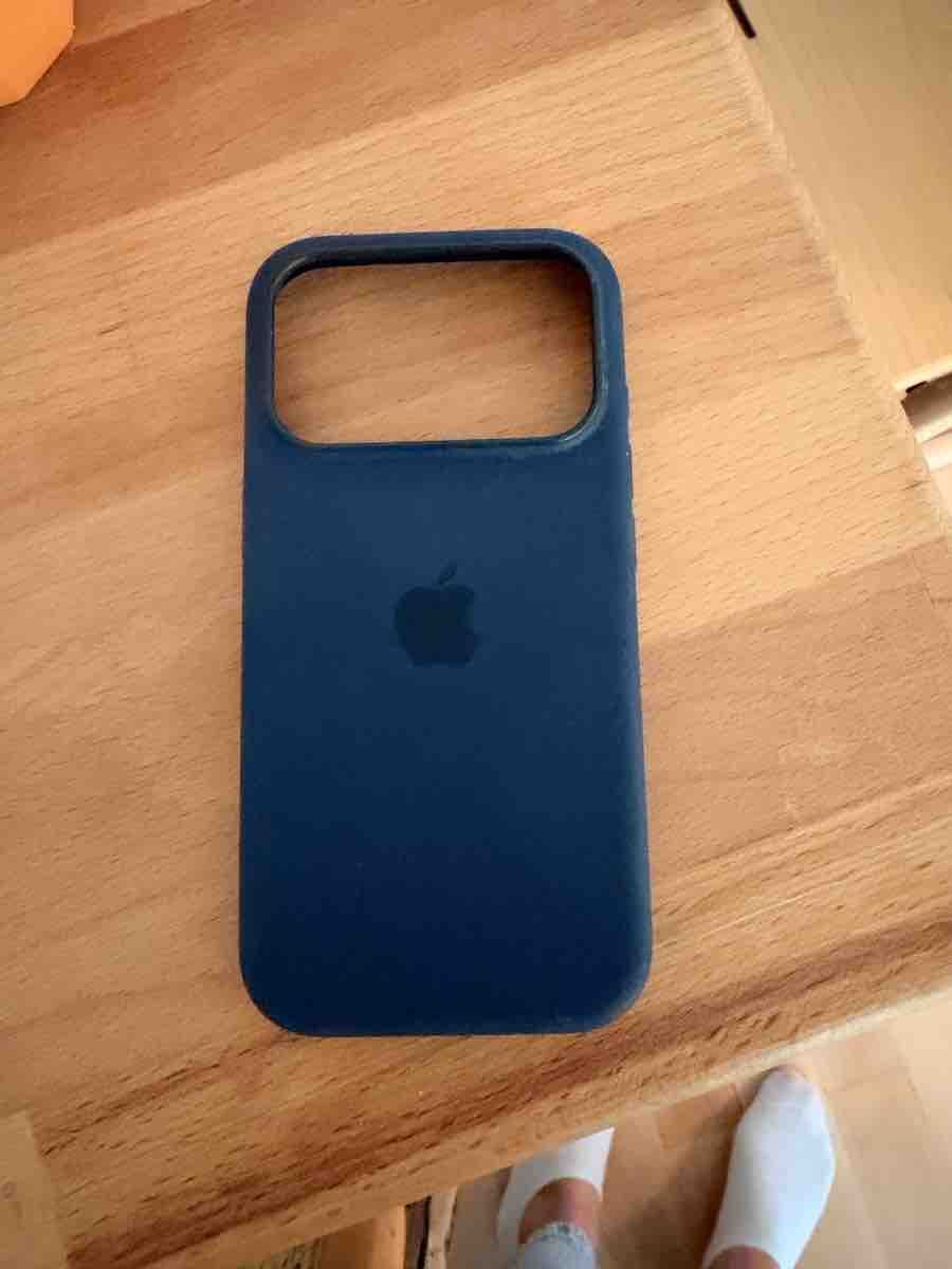 Apple Cover & Protezioni schermo: Apple iPhone Silikon Case dunkelblau akzeptabel – Usato da Basel venduto da steffiz01
