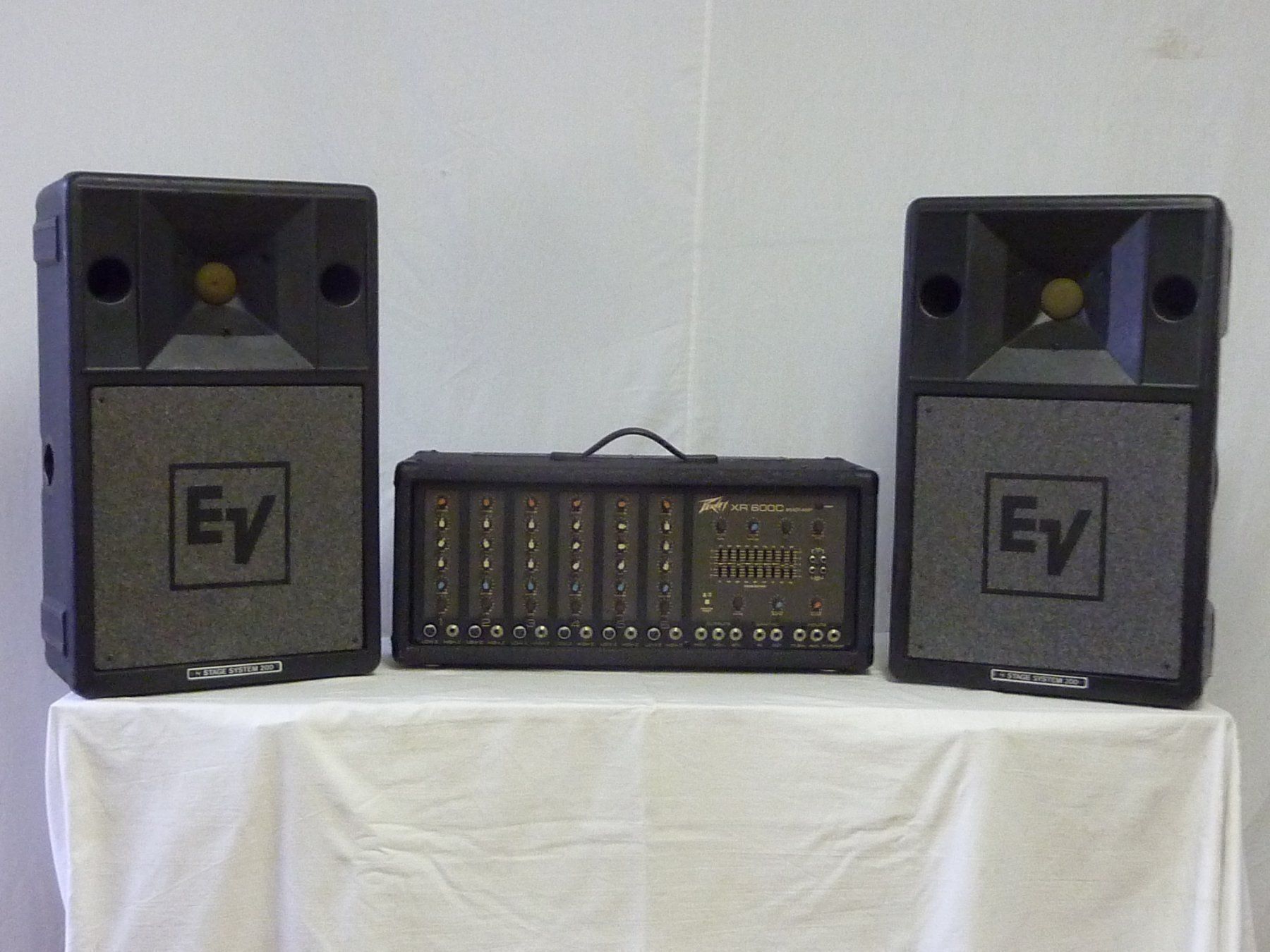 Amplificatori: Verstärker 2x300 Watt – Usato da Breitenbach venduto da Rolllu