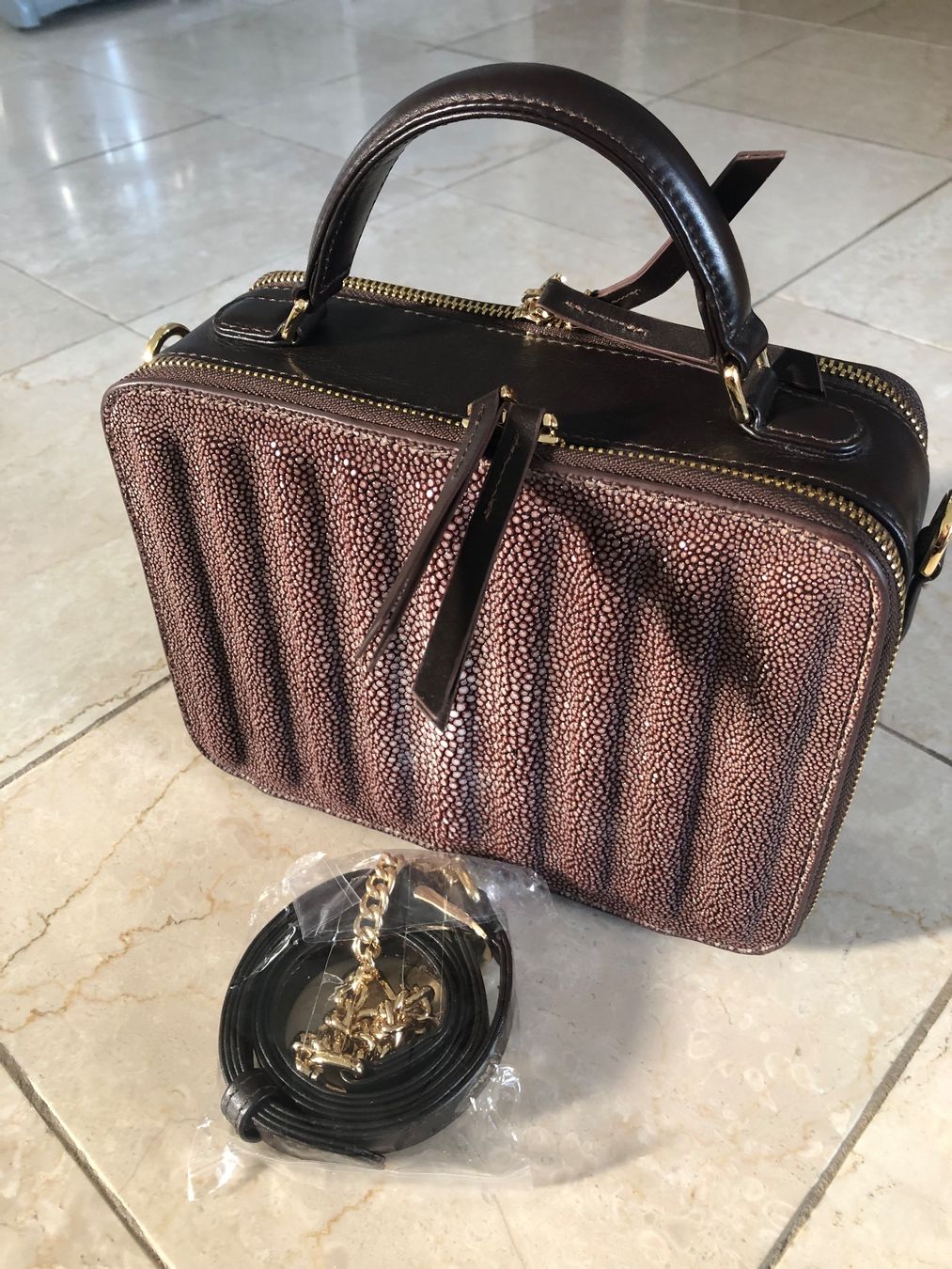 Taschen für Damen: Damen Handtasche Stingray – Neu (gemäss Beschreibung) aus Schwerzenbach von UrsZ01 5