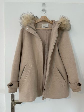 Winterlicher Damen Mantel mit Fellkapuze, Grösse 36