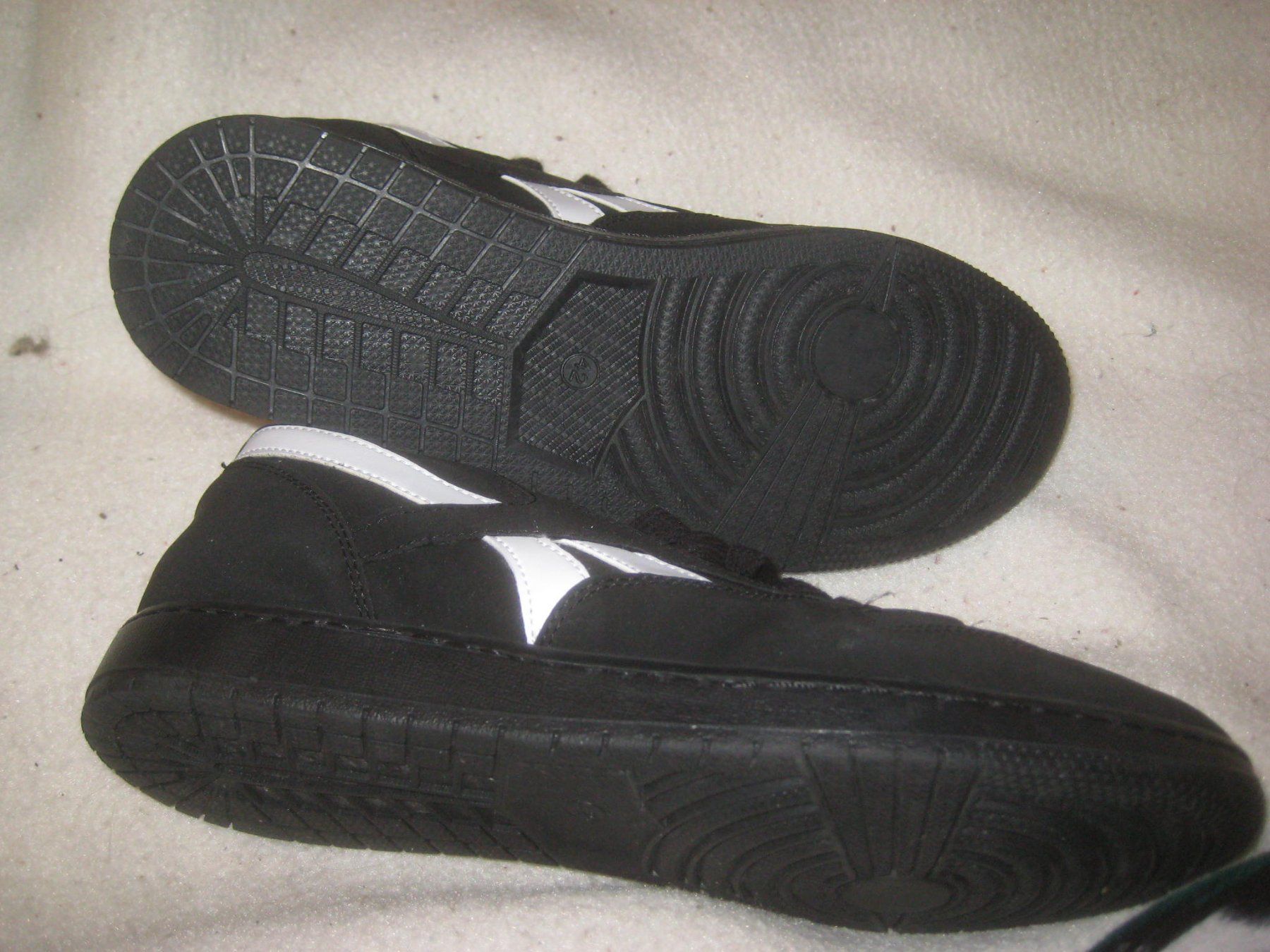 Scarpe da uomo: HERREN   LAUFSCHUHEN – Nuovo (secondo la descrizione) da Uster venduto da flocke1 2