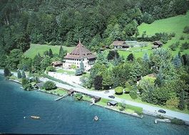 MERLIGEN Gut Ralligen am Thunersee, Auto