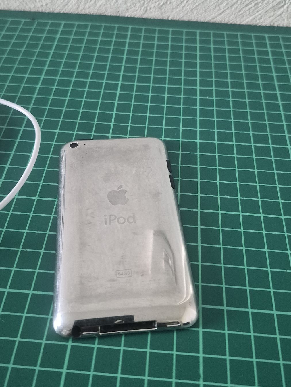 Apple Lettore multimediale portatile: Apple iPod Touch 64GB  – Usato da Meyrin venduto da Retro-GZ 1
