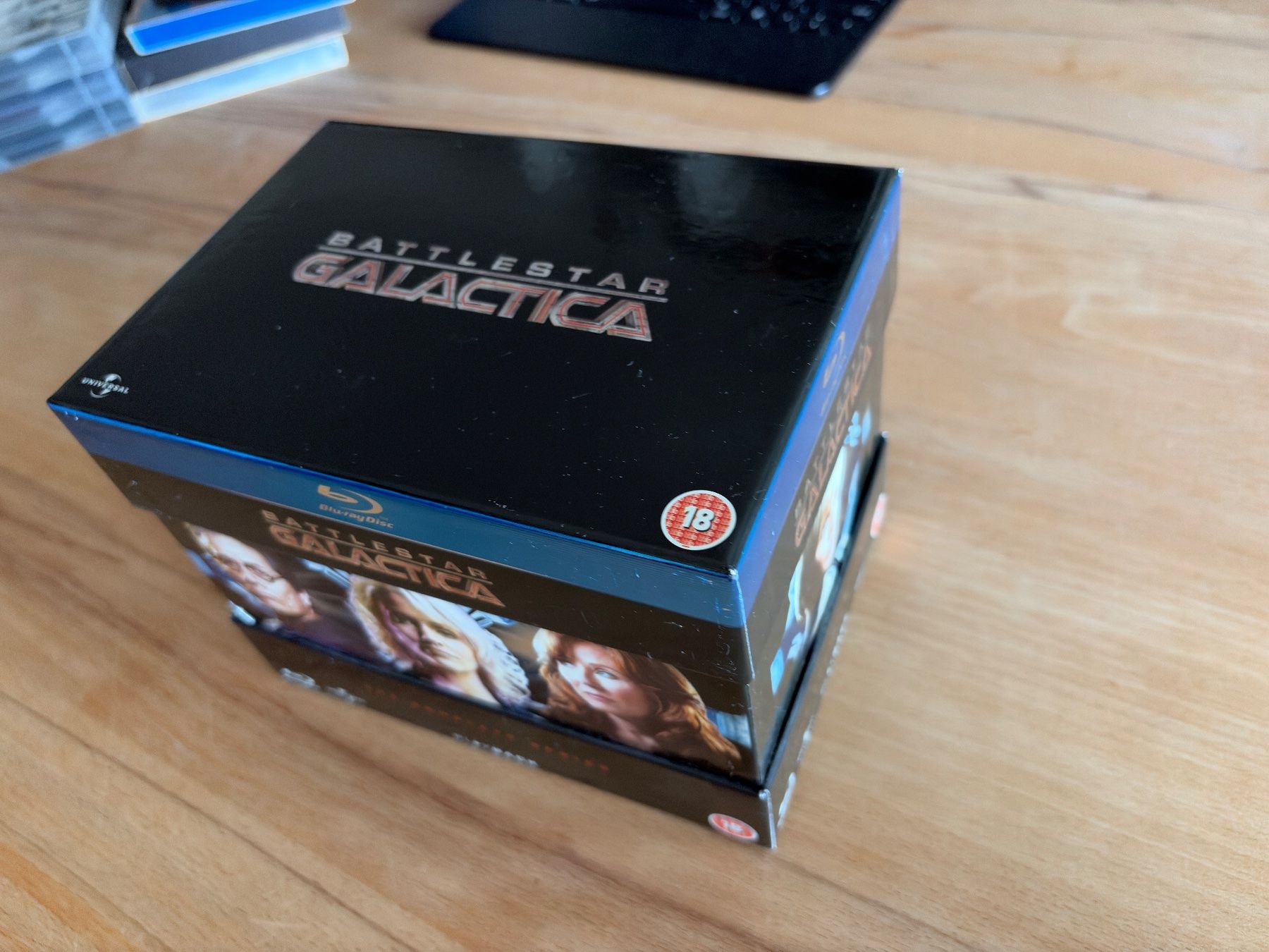 Tous les DVDs: Battlestar Galactica Die komplette Serie – D'occasion à Hombrechtikon par Dokmasa 1