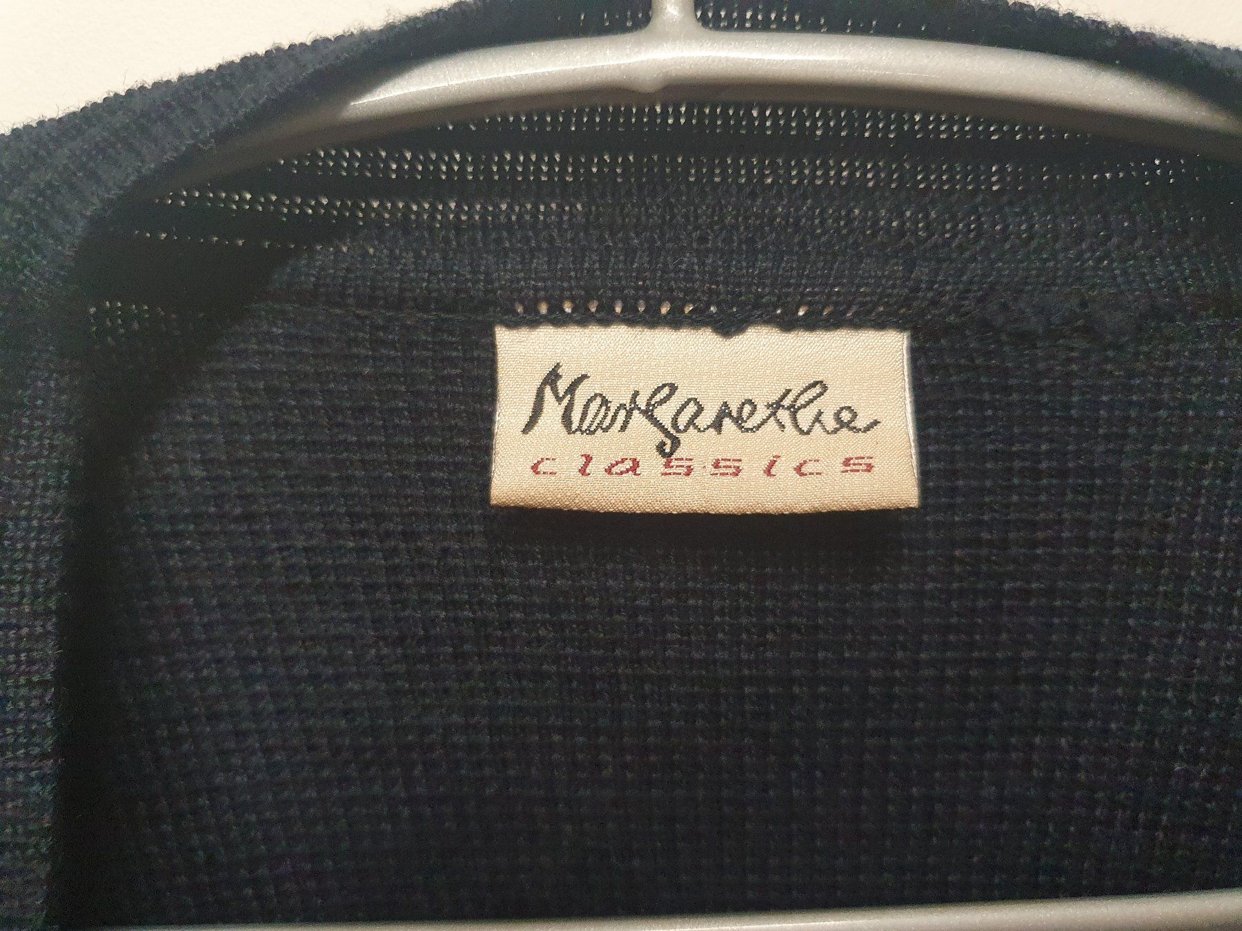 Giacche: Margarethe Classisc Strickjacke grösse M – Usato da Zürich venduto da loosebone 1