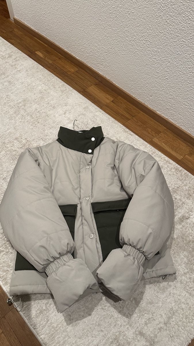 Giacche: Winter Jacke XS, hellgrau/oliv – Usato da Romanshorn venduto da tin_k9vg