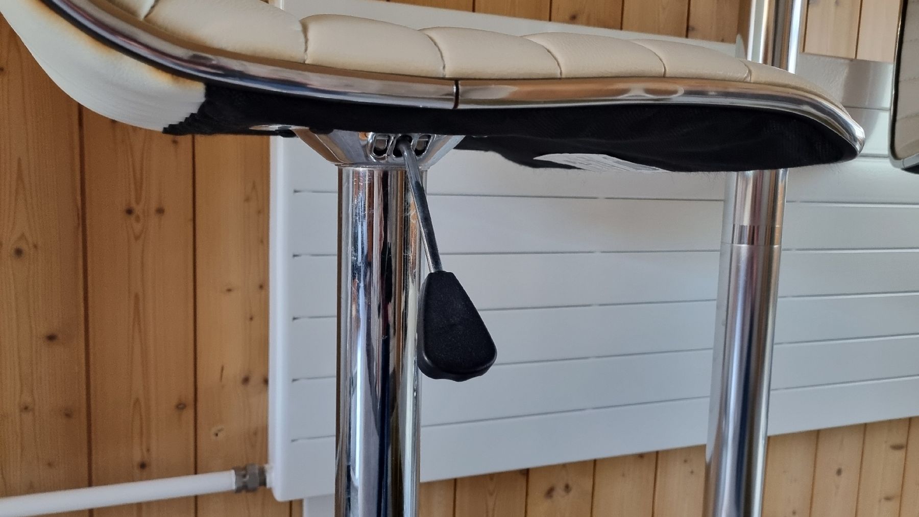 Tavoli: Stehtisch mit 2 Stühlen – Usato da Sarnen venduto da Misha3 3