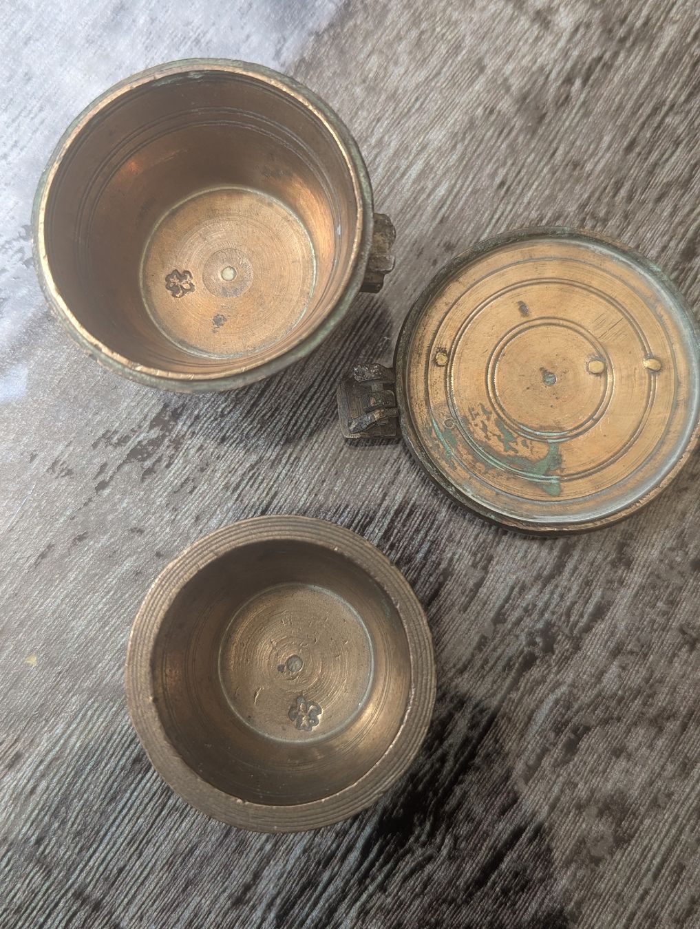Bilance e pesi: 19th C. Brass Nesting Apothecary Bucket Weights Set Repair  – Difettoso da Erlinsbach SO venduto da Meytalien 5