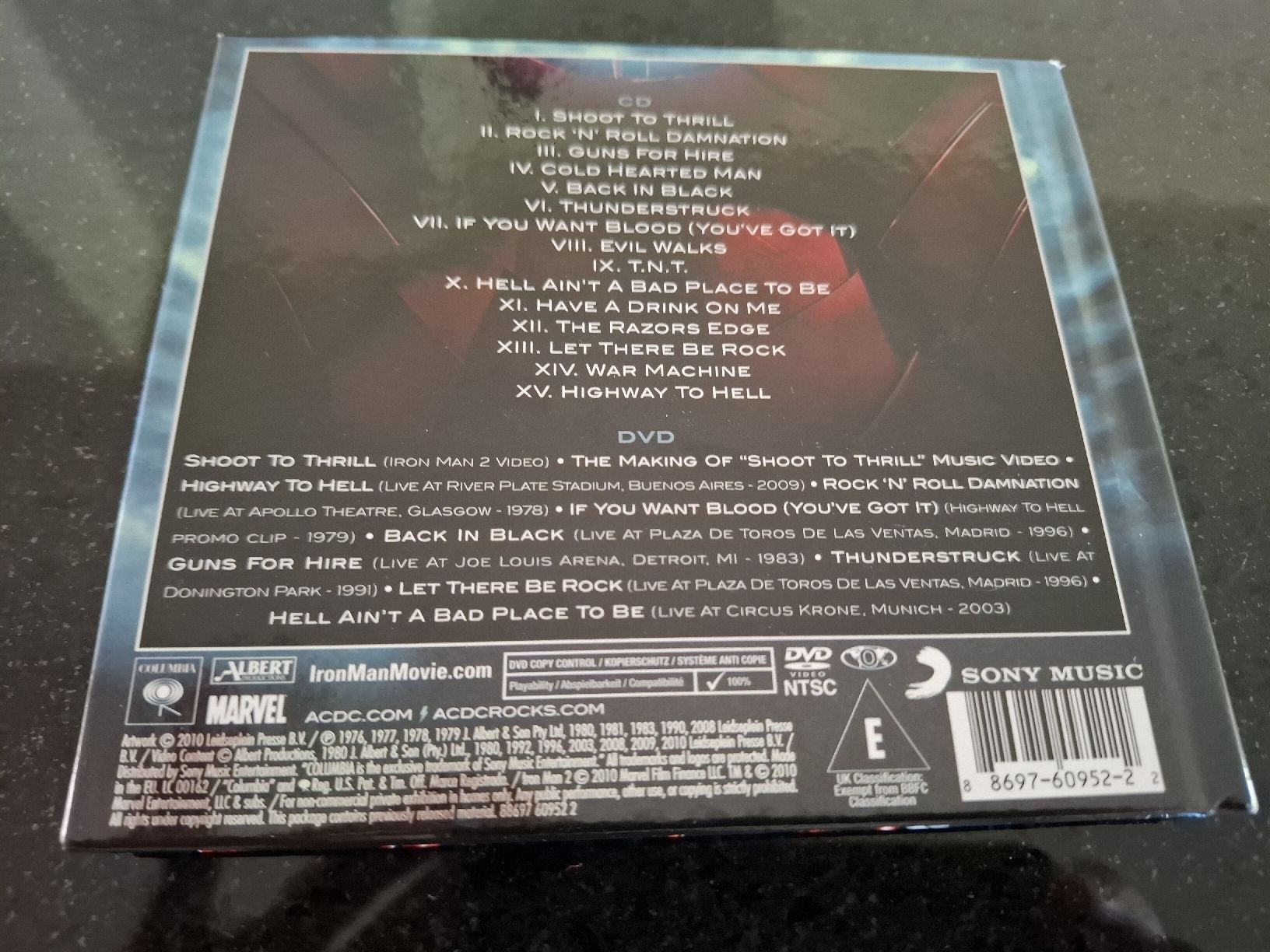 CDs: AC/DC  IRONMAN 2    DVD + CD – D'occasion à Schänis par Heli670 1