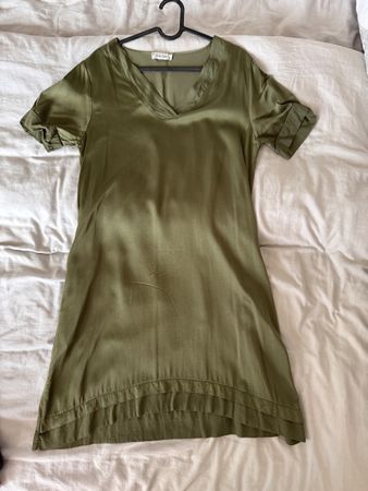 Robe Pako Litte vert olive taille M