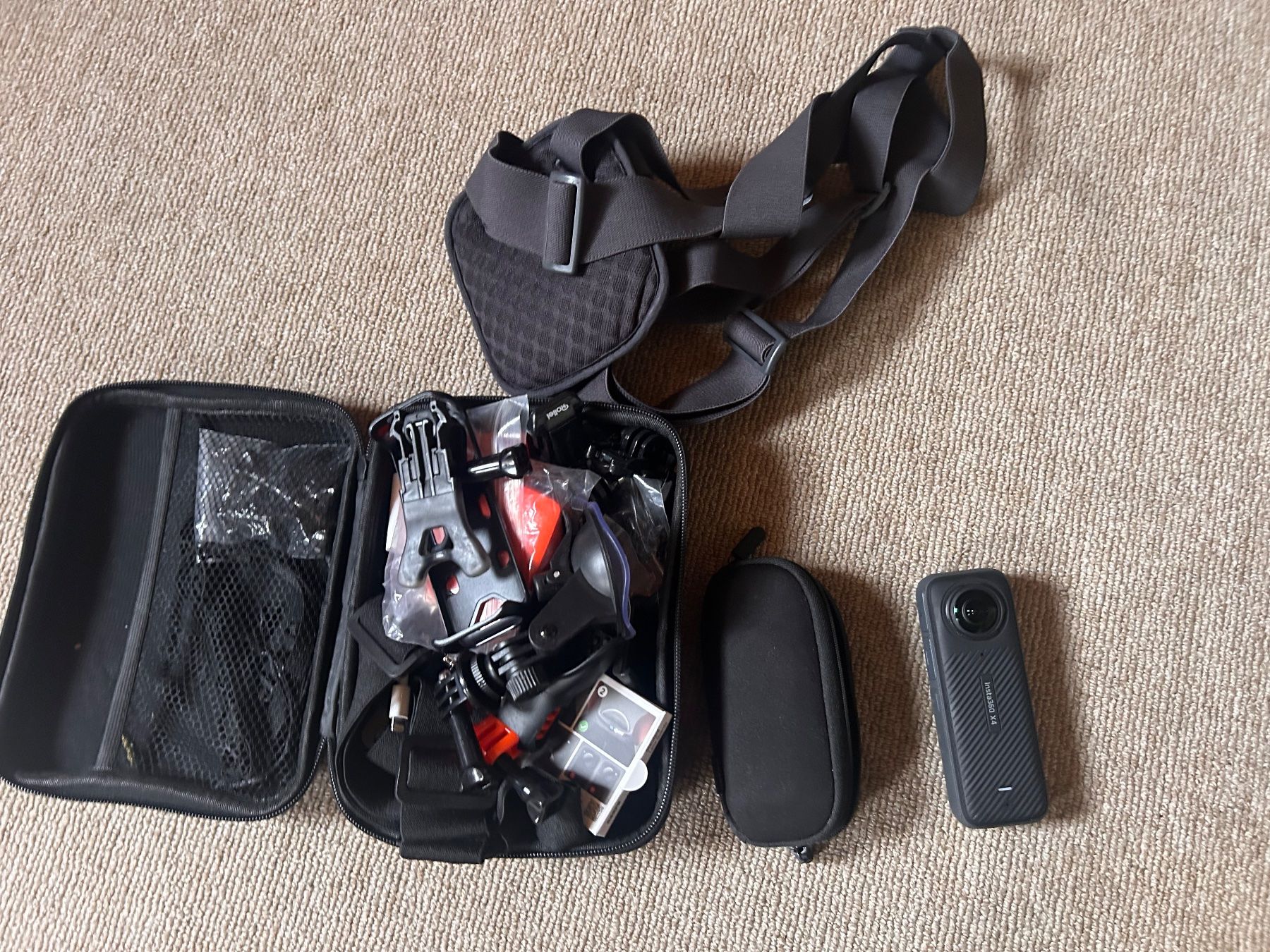 Insta360 Action Cam: INSTA 360 ONE X4 – D'occasion à Urmein par phil_thesecond 2
