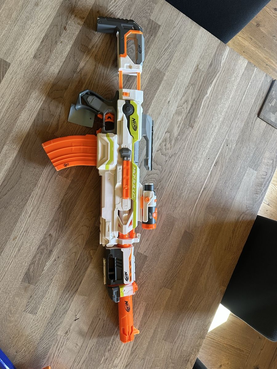 Nerf Giocattoli: Lot de 3 pistolets Nerf - Module et Stratobow – Usato da Château-d'Oex venduto da caroline. 1