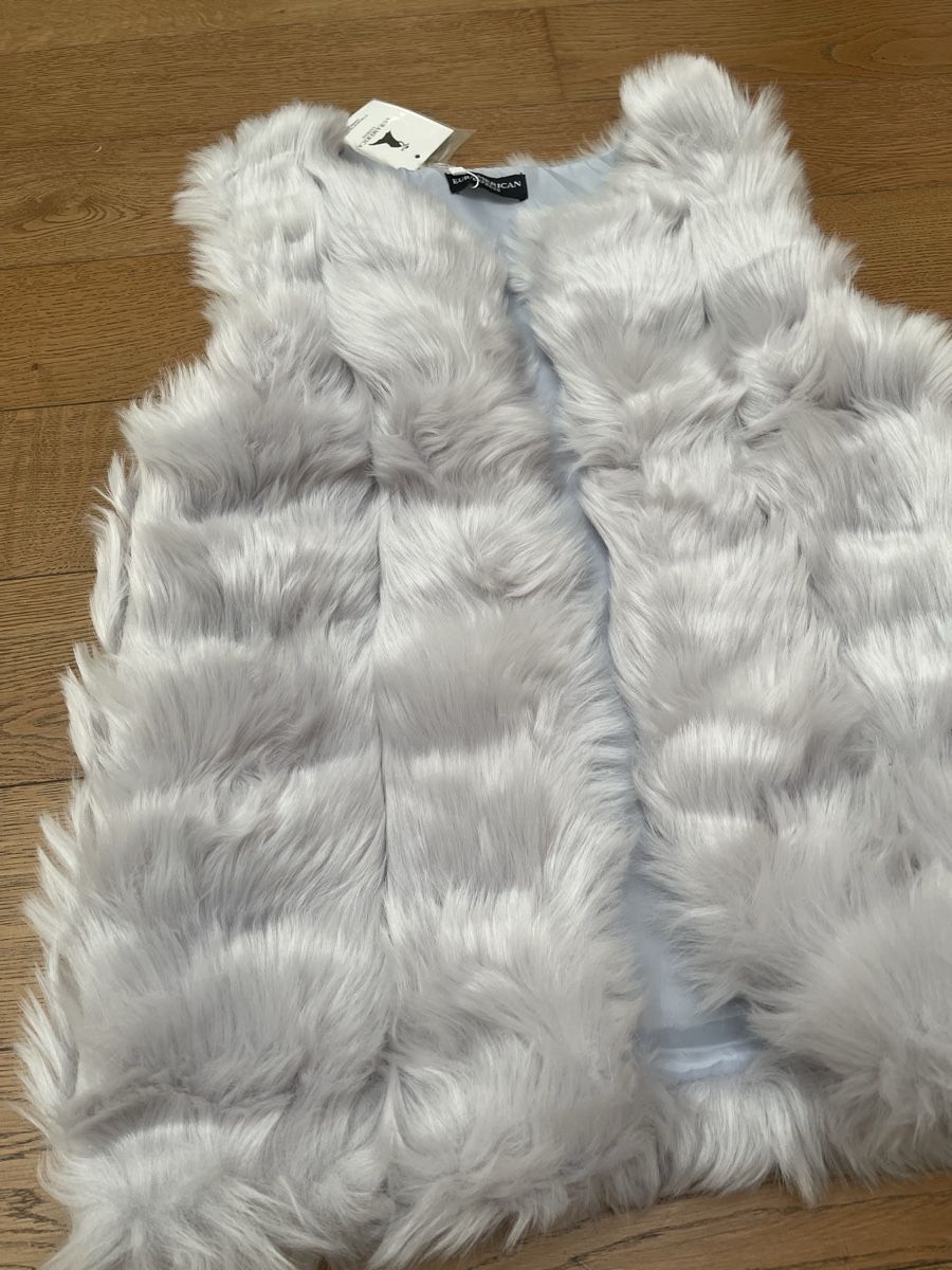 Gilets & Westen: Hellgraue Kunstfellgilet Neu – Neu und originalverpackt aus Bassersdorf von Sandy456 1