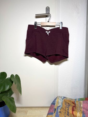 Comfy shorts bordeaux H&M // Bequeme Shorts in Bordeaux H&M