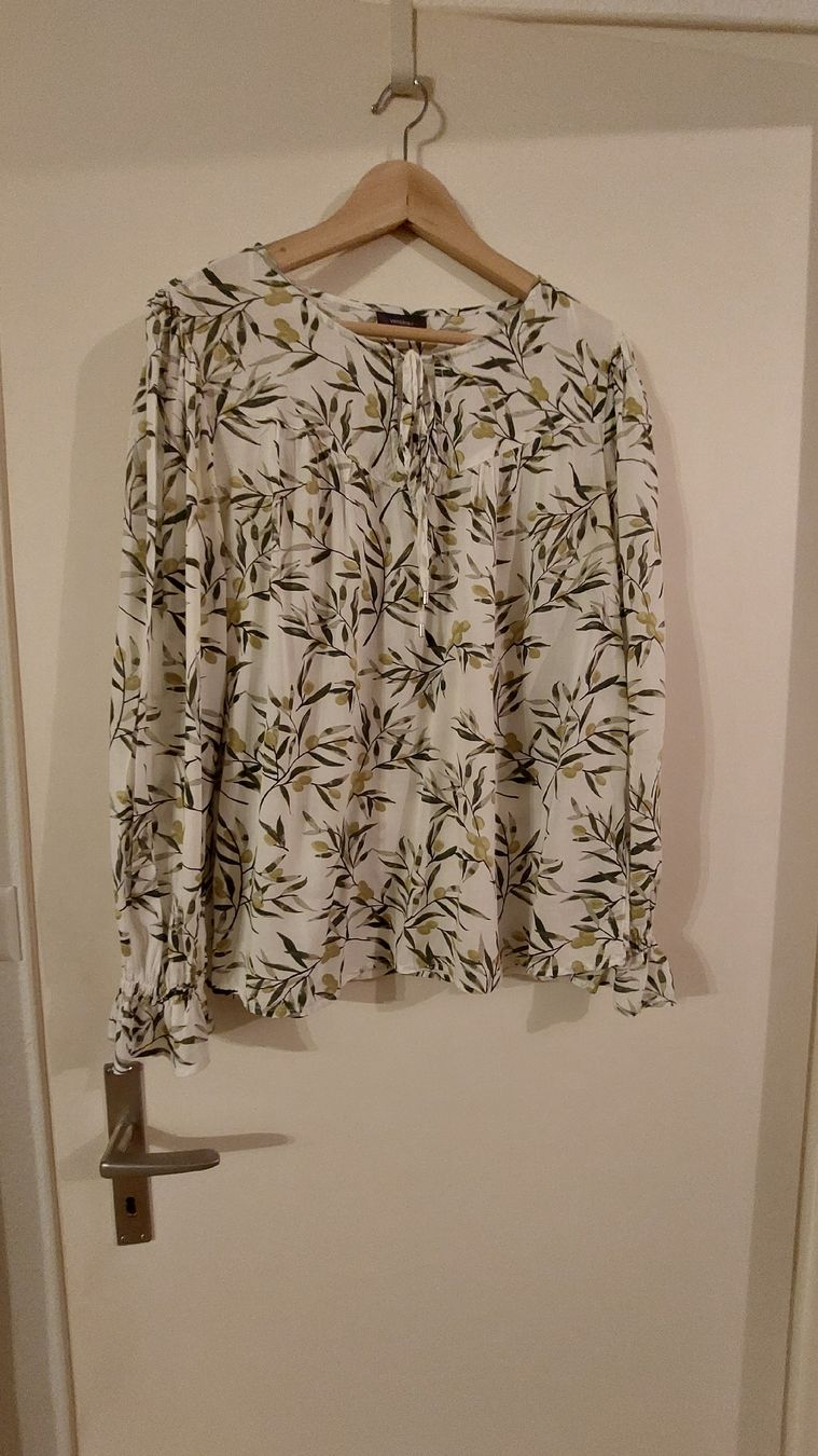 C&A Camicette: Hübsche Bluse von Yessica, Grösse 40, mit Olivenmuster – Usato da Niedergösgen venduto da Bertiana