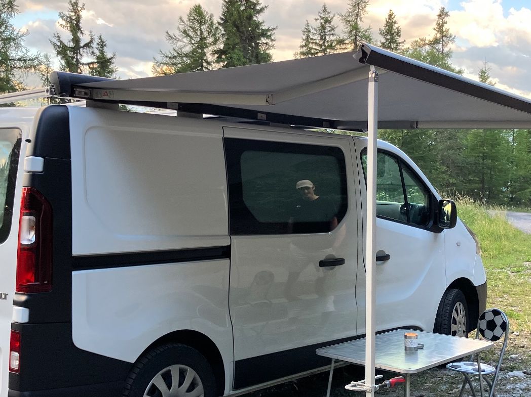 Renault Camping Fahrzeuge: Camper RENAULT Trafic 1.6 dCi L1H1 Van *2 Schlafplätze – Gebraucht aus Lalden von wal_k7qx