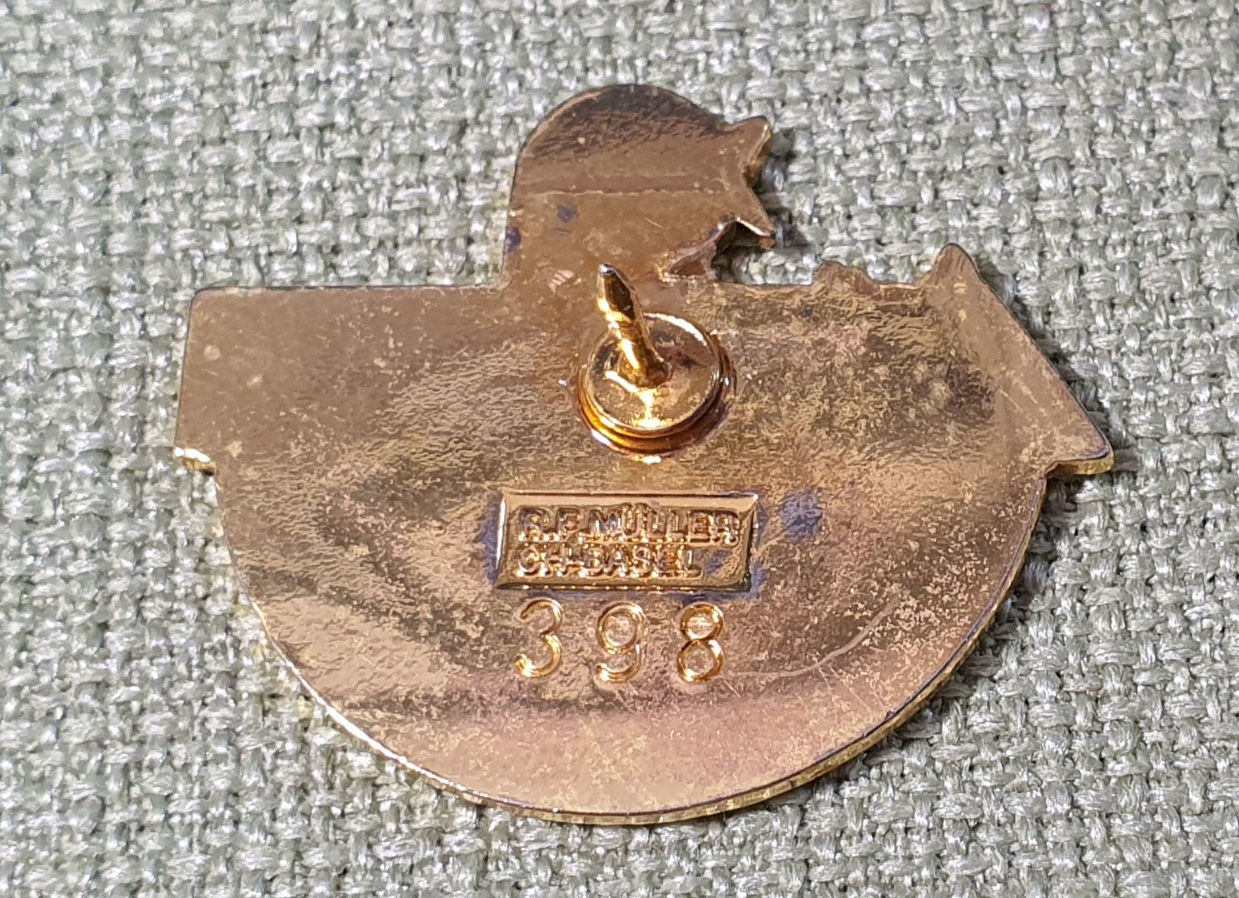 Plaketten & Abzeichen: P141 - Pin Polizei Männerchor Basel Nr. 398 – Gebraucht aus Reinach BL von Boston-Verkauf 1