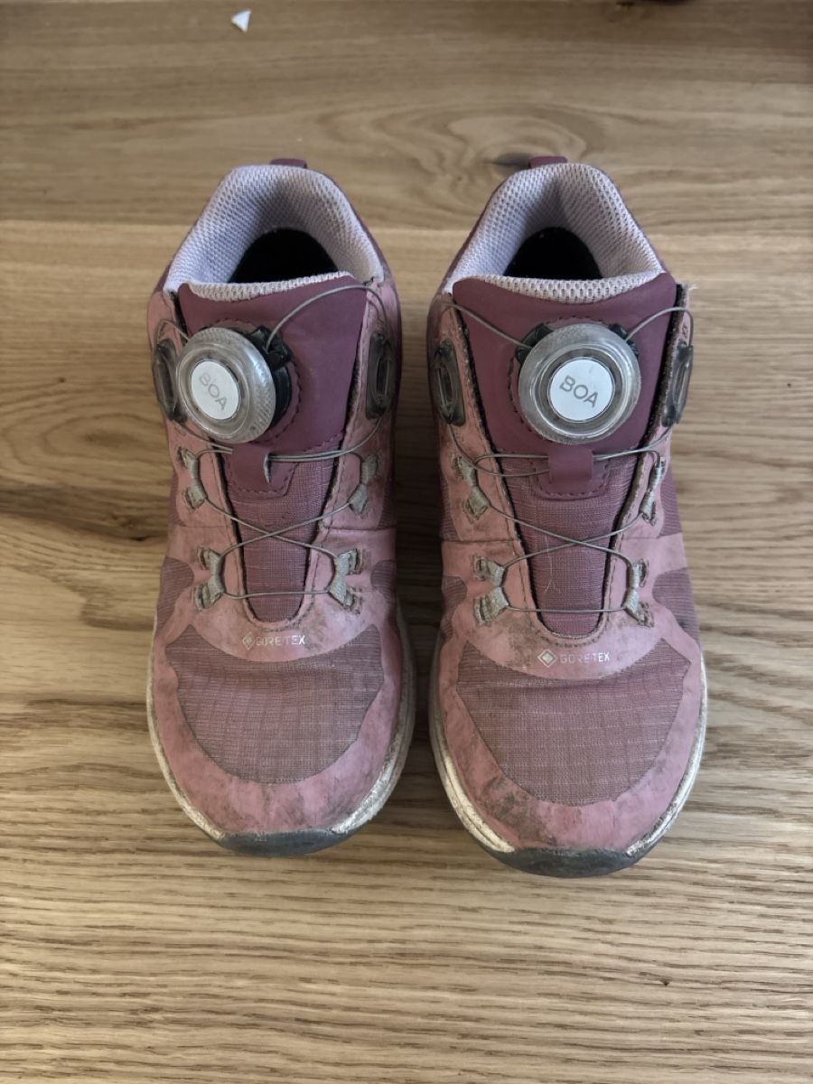 Scarpe per ragazze: Vado Grösse 32 – Usato da Basel venduto da buyitbyisa
