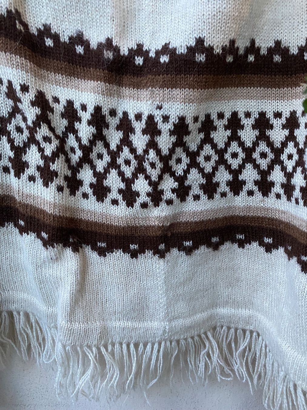 Altro in Moda donna: Poncho tricot blanc rayures marron franges taille unique – Usato da Genève venduto da lejardindesvetements 1