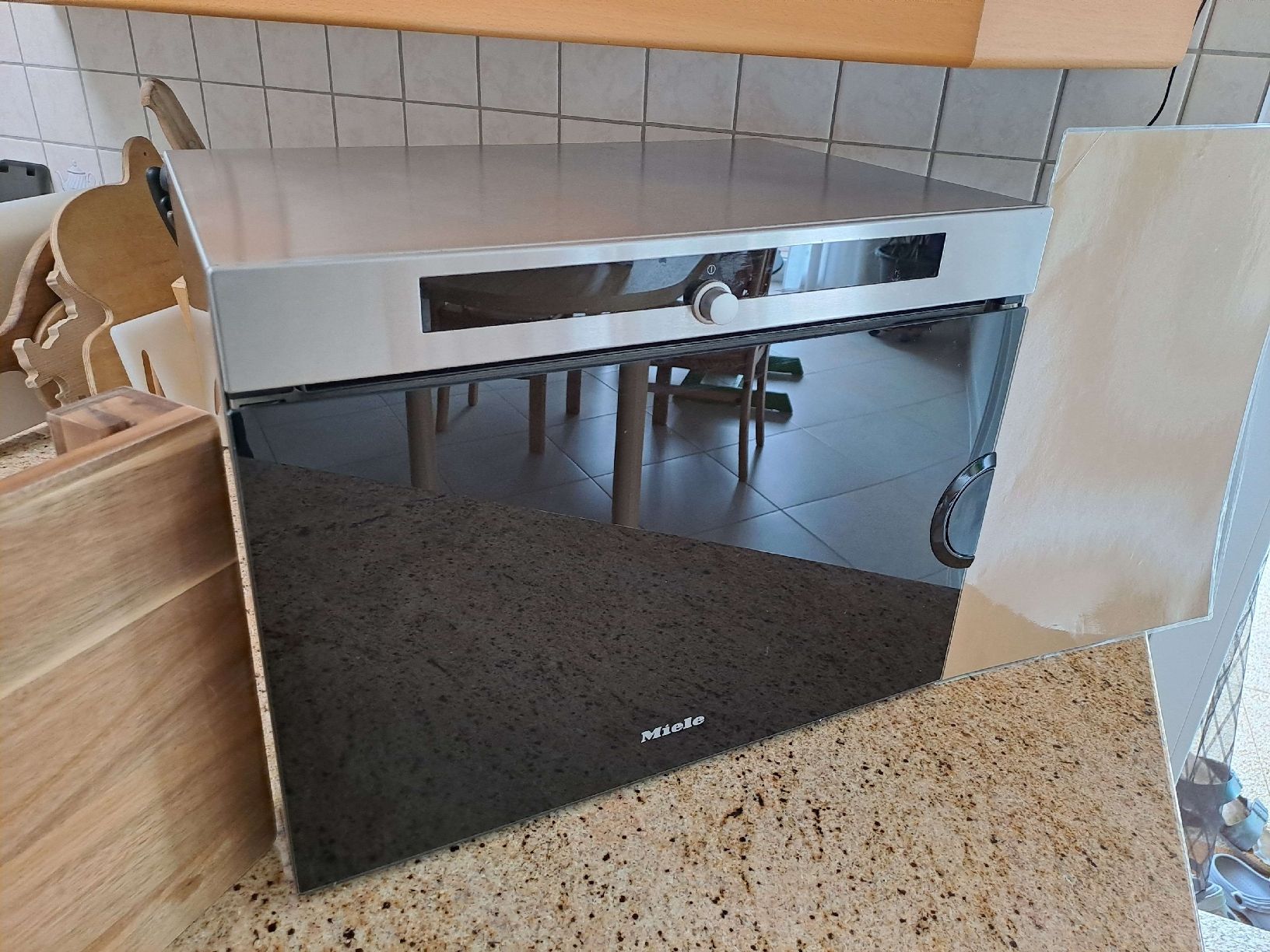 Miele Forni: Four à vapeur Miele DG1050 – Usato da Saubraz venduto da fanf