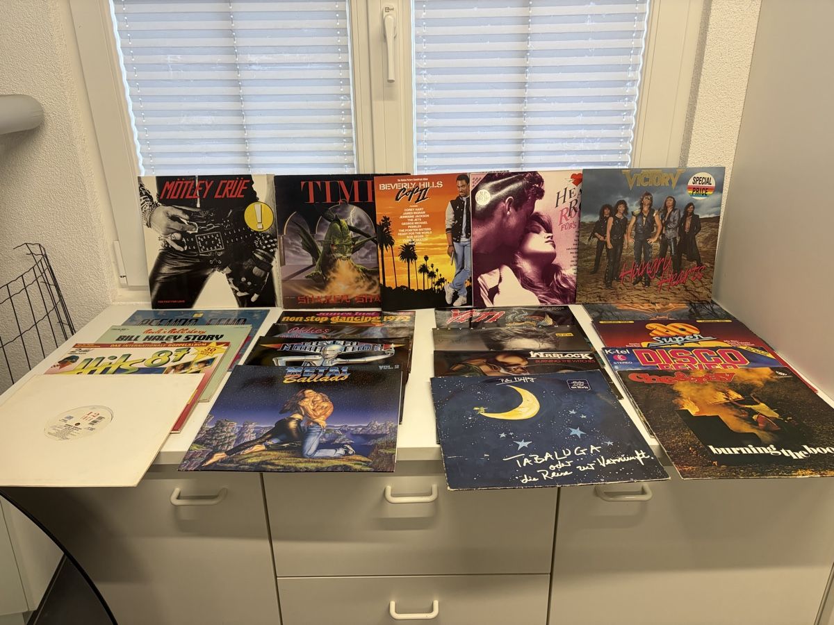 Dischi in vinile: Diverse Schallplatten  – Usato da Amlikon-Bissegg venduto da Semi.B.