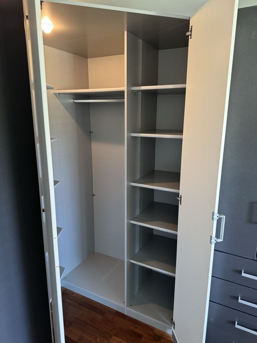 Armoires: Eckschrank  – D'occasion à Wettingen par beki14 4