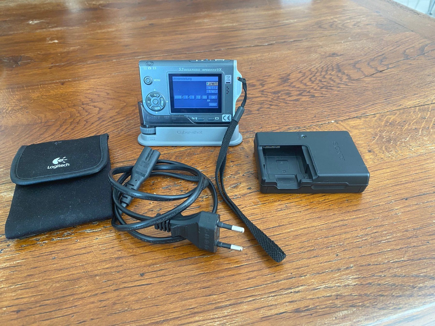 Fotocamera: Digital Camera Cybershot mit gebrauchsspuren – Usato da Bremgarten AG venduto da Baerli2