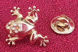 Goldener Frosch Pin mit Krone - Pierre Lang