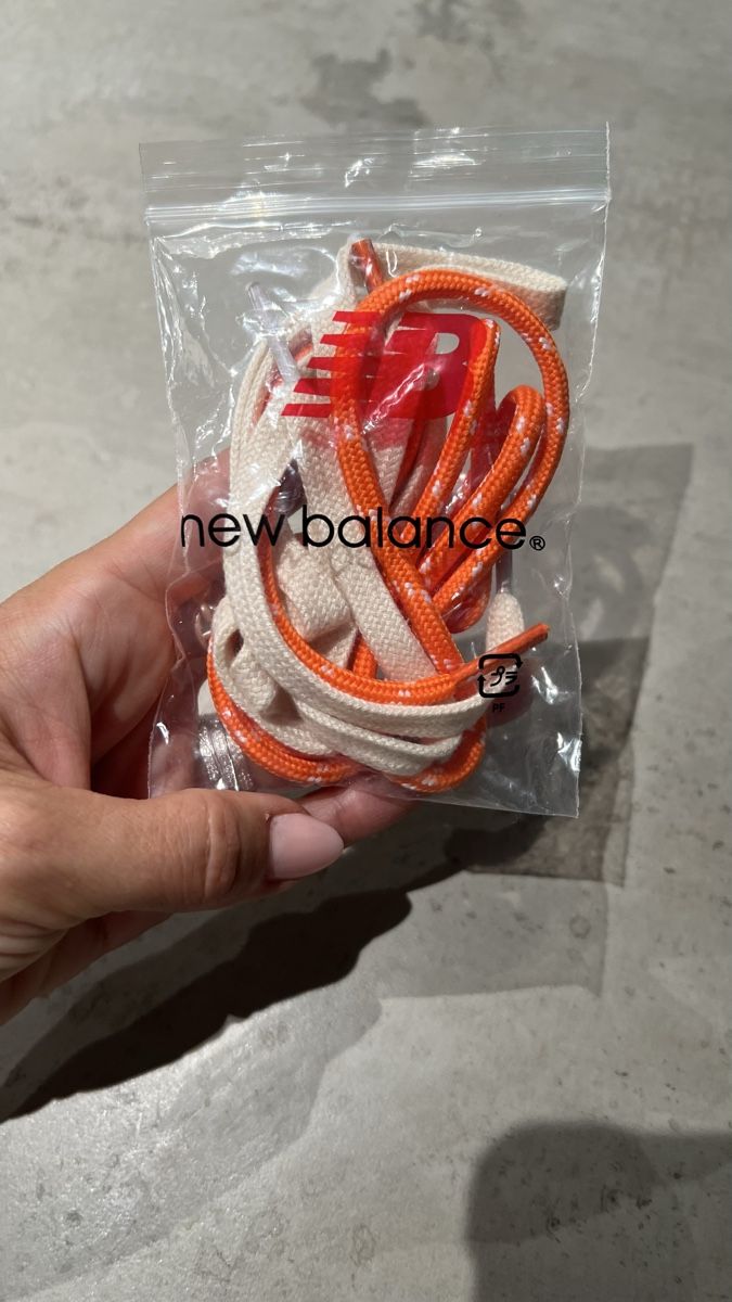 Miu Miu Herrenschuhe: Miu Miu x New Balance Sneaker – Neu (gemäss Beschreibung) aus Zürich von car_bd6x 5