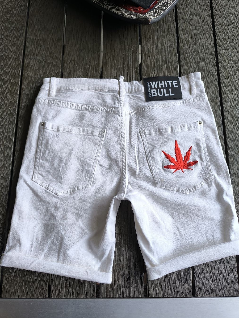 Dsquared2 Jeans: DSQUARED2 jeans Shorts 46 – D'occasion à Oensingen par Outlet_Super_Sale