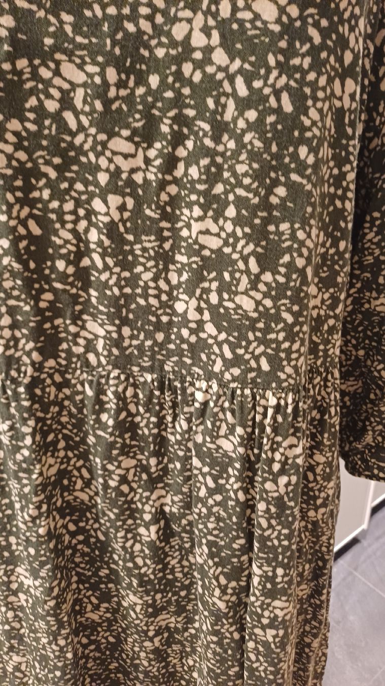 Vestiti: Damen Kleid Chicoree Grösse M grün gemustert – Usato da Arlesheim venduto da savina01 2