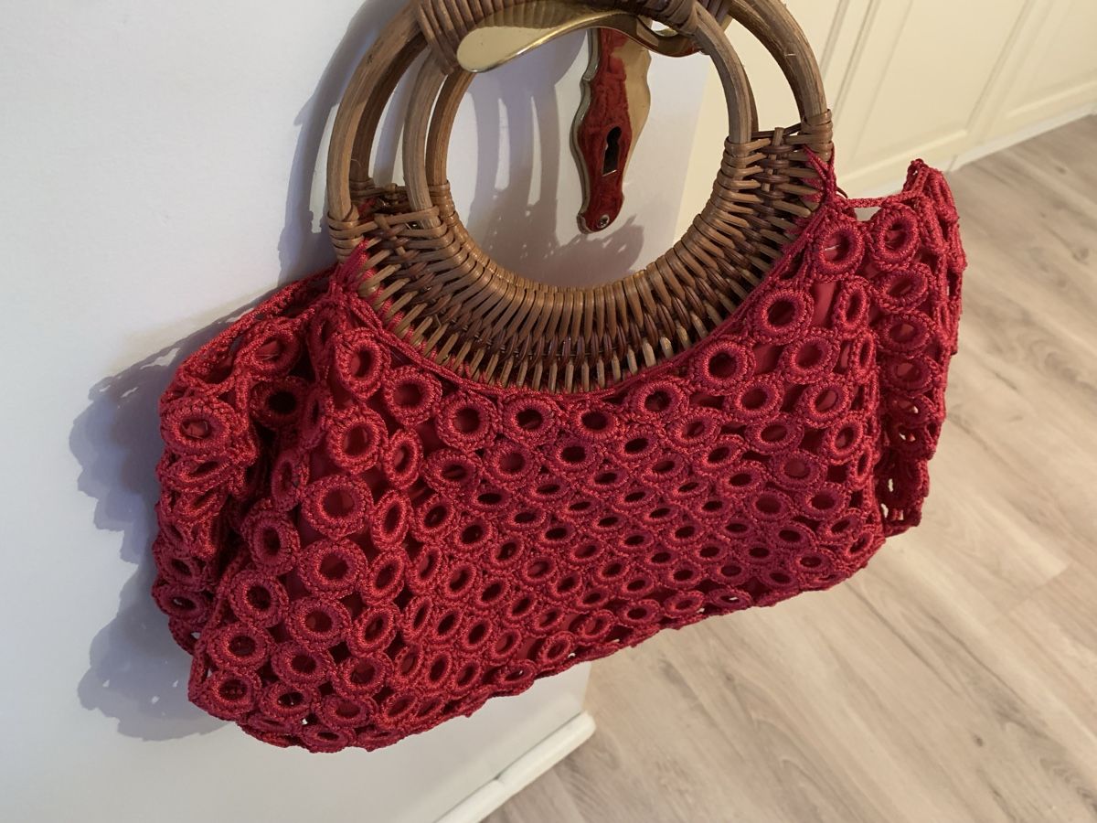 Borse da donna: Hübsche Tasche rot mit Holzgriffen - ein Blickfang! – Usato da Nunningen venduto da silvermoon68 5