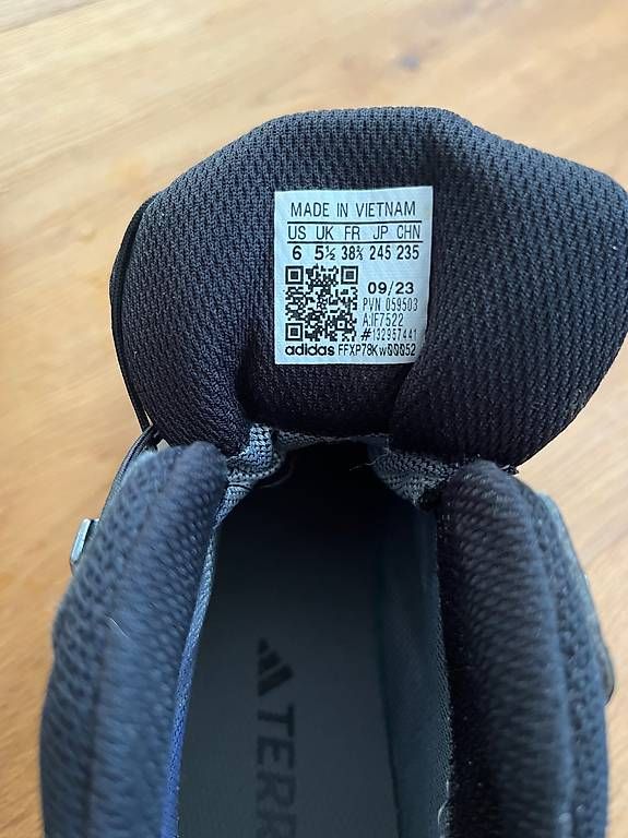 Adidas Scarpe per ragazzi: Adidas Terrex Mid GORE-TEX Wanderschuhe 38 2/3 – Usato da Port venduto da chraenzli 2