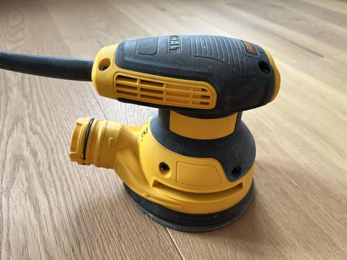 Dewalt Smerigliatrici & Lucidatrici: Dewalt Exzenterschleifer / d125mn – Usato da Affoltern im Emmental venduto da Zougg 1