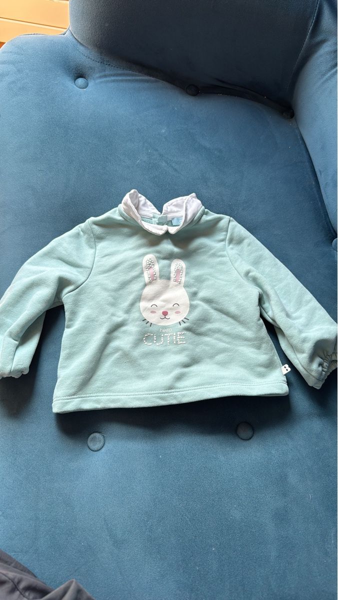 Pulls et sweat-shirts: Kinder Pullover Hase Grösse 74 guter Zustand – D'occasion à Flüh par LucaK