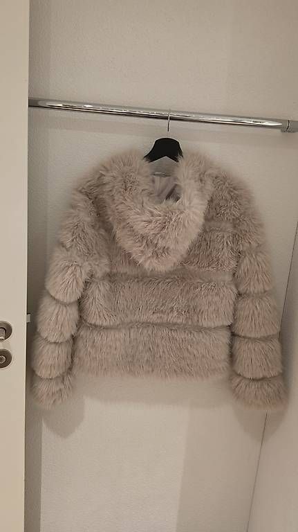 Jacken: Kunstfell Jacke  – Neu und originalverpackt aus Willisau von Bena6 2