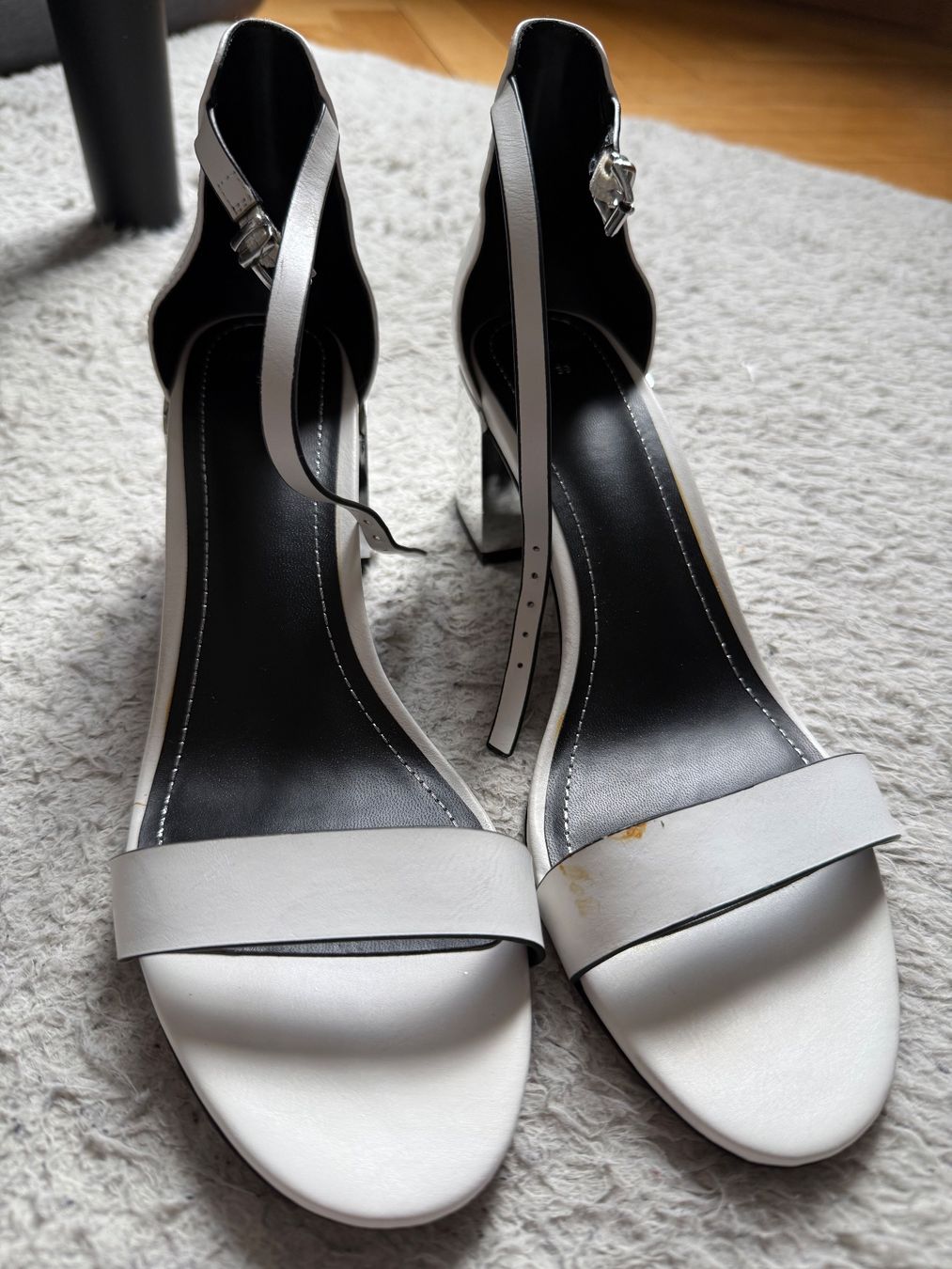 Bershka Damenschuhe: Damen Sandalette Bershka Größe 39 – Gebraucht aus Luzern von sarahxtwilight