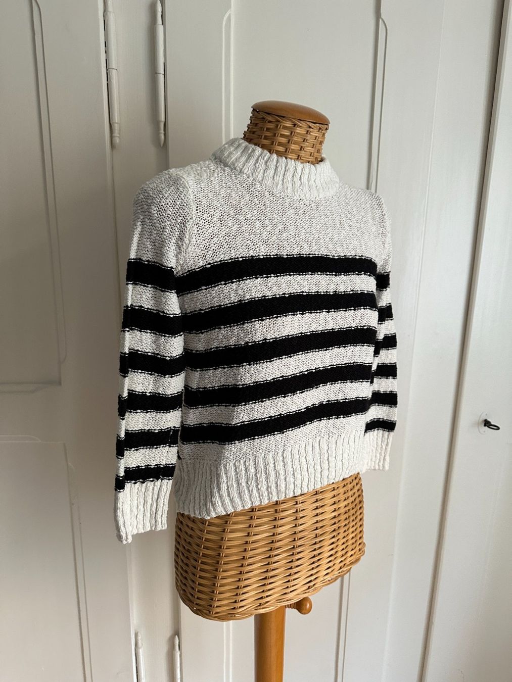 H&M Pulls & Sweat-shirts: Strickpullover weiss-schwarz gestreift - XS – D'occasion à Zürich par Diazaio 1